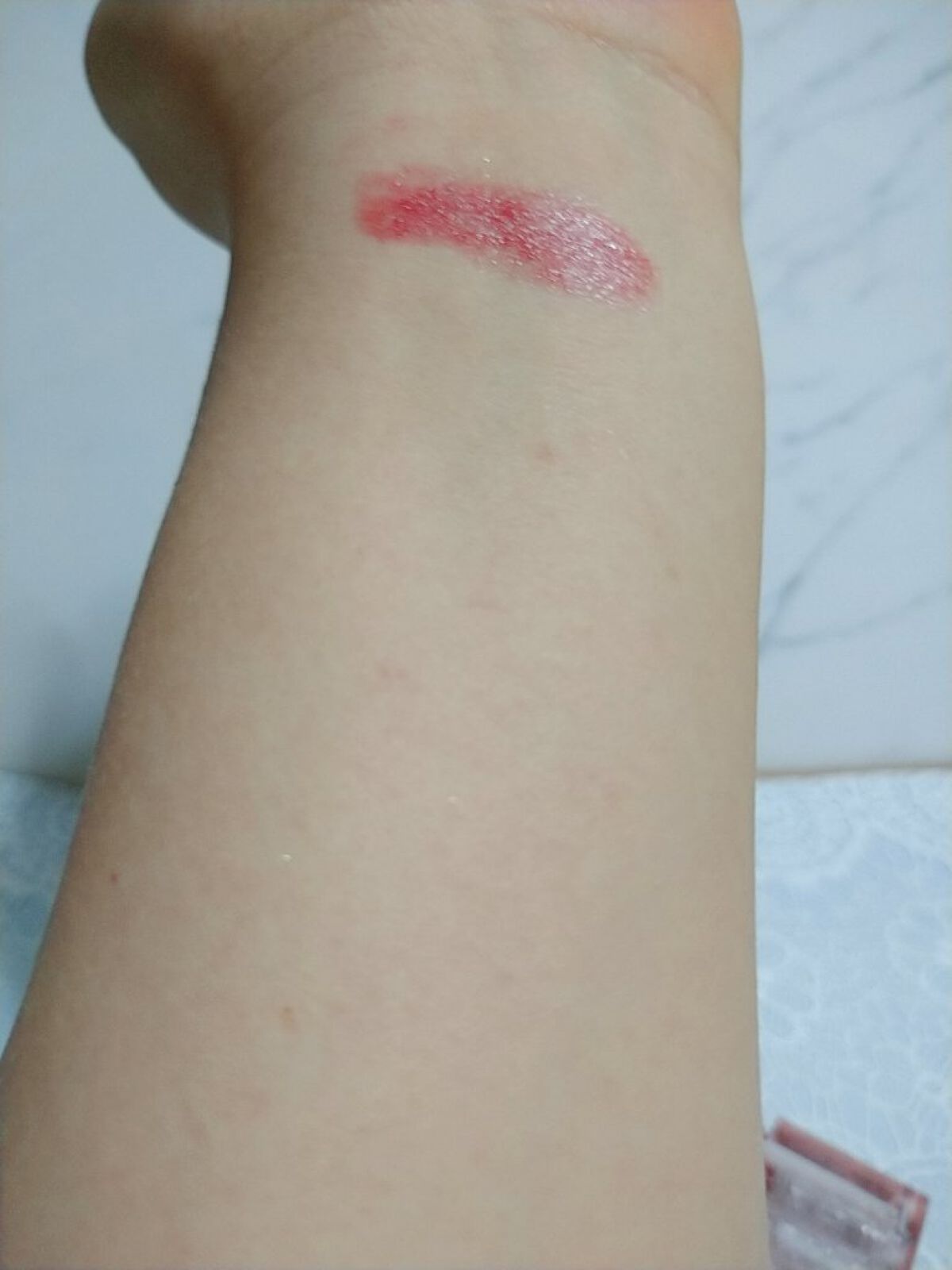 ジェムグローリップスティック 04 Rose Quartz/MINEST/口紅を使ったクチコミ（2枚目）