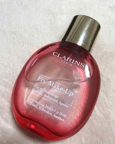 CLARINS
フィックス  メイクアップ
〈アフターメイクアップローション〉

フィックスミストを色々悩んで結局クラランスを買いました(^^)

初めてのクラランス❤️

春ごろは吹きかけたあと、肌の