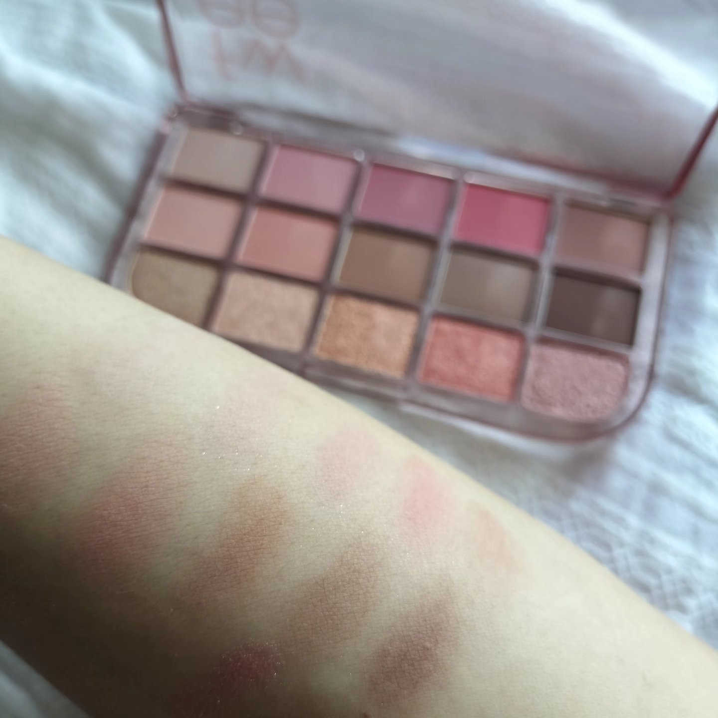 フィー モアムードアイパレット/fwee/アイシャドウパレットを使ったクチコミ（3枚目）