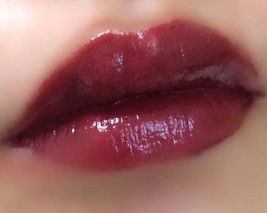 BURBERRY バーバリーキス グロスのクチコミ「バーバリー 
Kisses lip lacquer
no.53 OXBLOOD

バンコクの空.....」（2枚目）