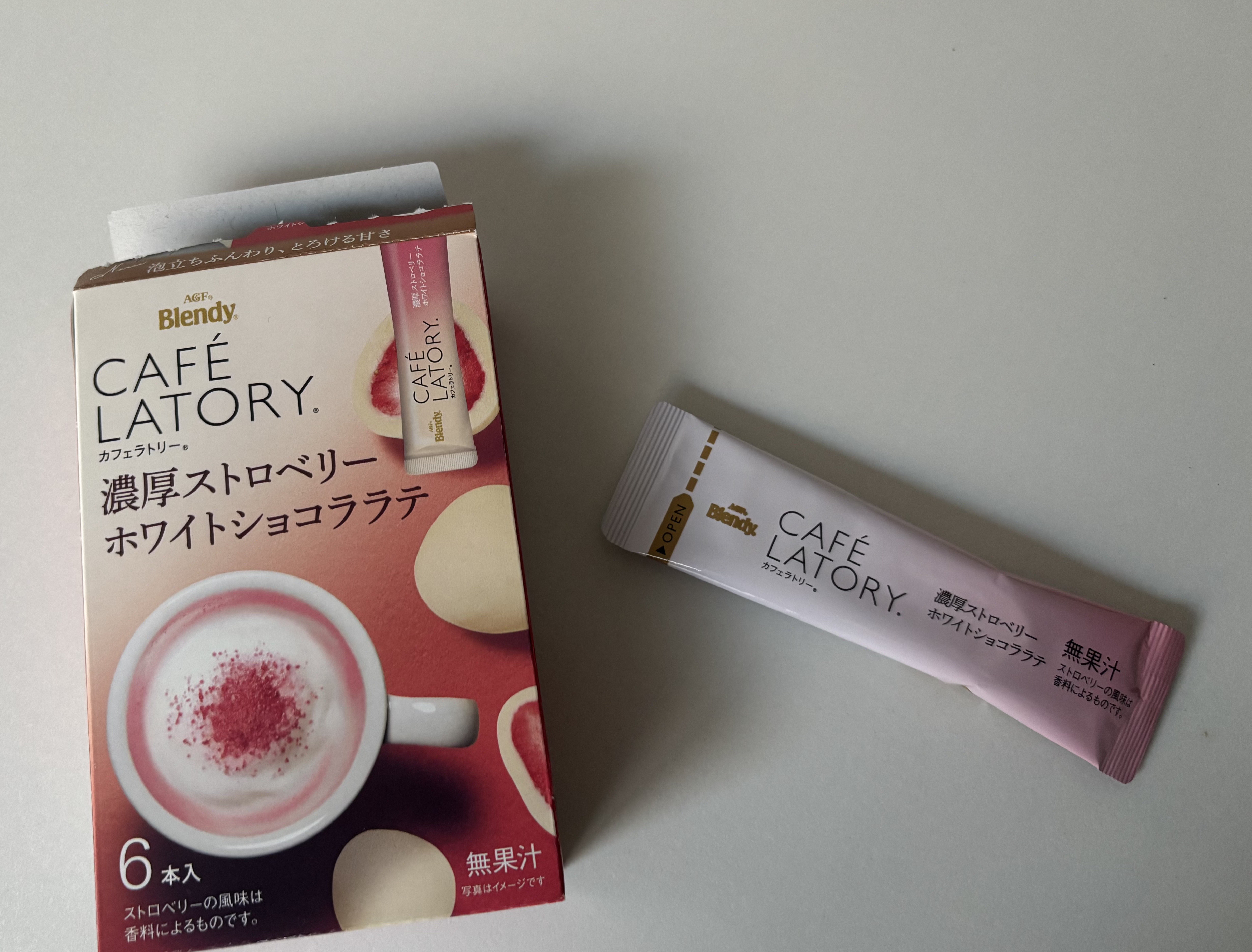 CAFE LATORY 濃厚ストロベリー ホワイトショコララテ/ブレンディ/乳酸菌飲料を使ったクチコミ（1枚目）