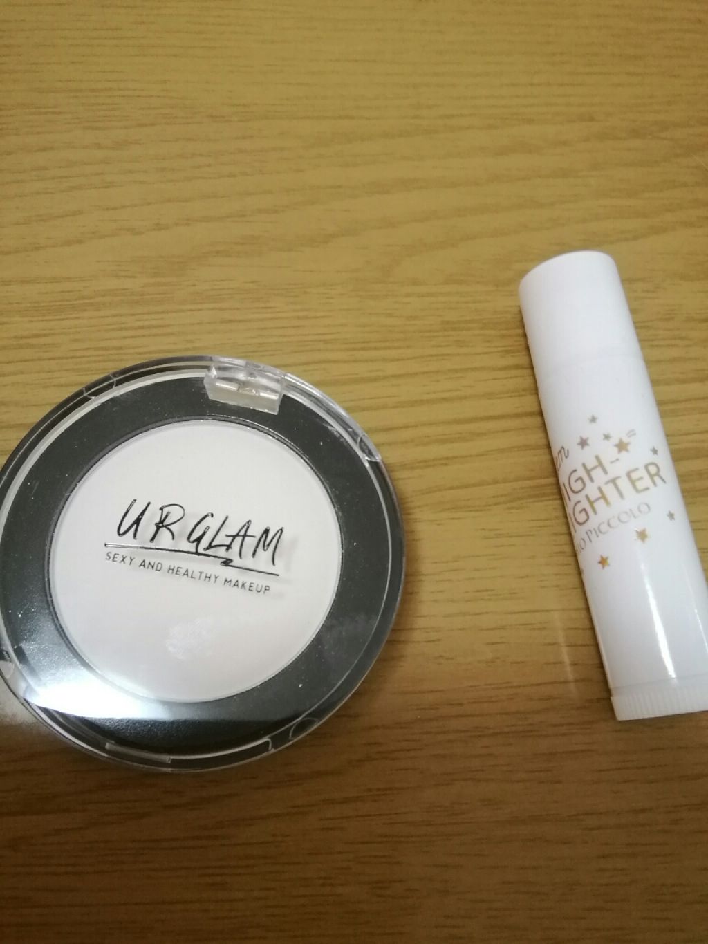 かぼちゃん( v^-゜)♪ on LIPS 「#はじめての投稿#ダイソー#ハイライトこんにちは👋😃はじめての..」(1枚目)