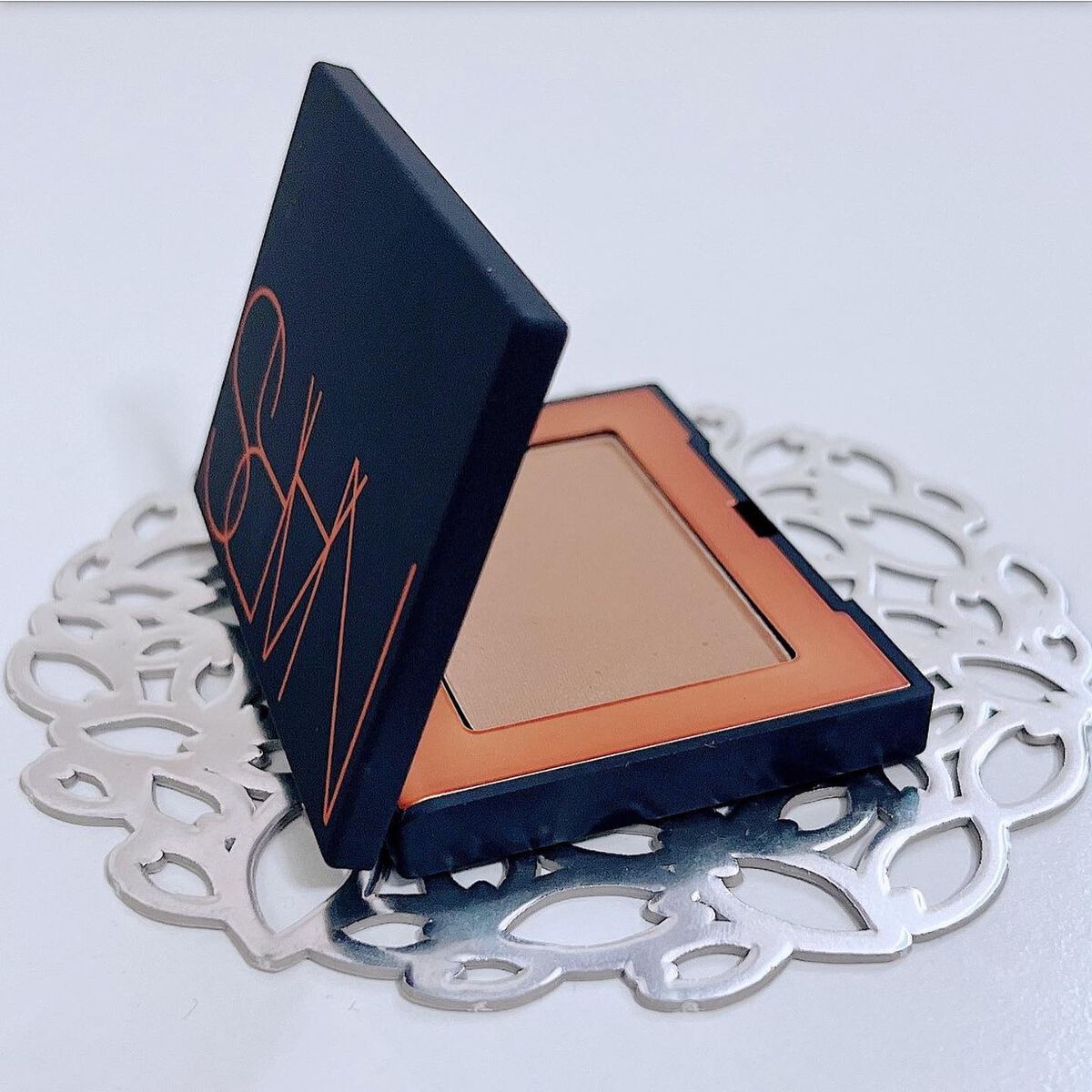 ブロンズパウダー/NARS/プレストパウダーを使ったクチコミ(1枚目)