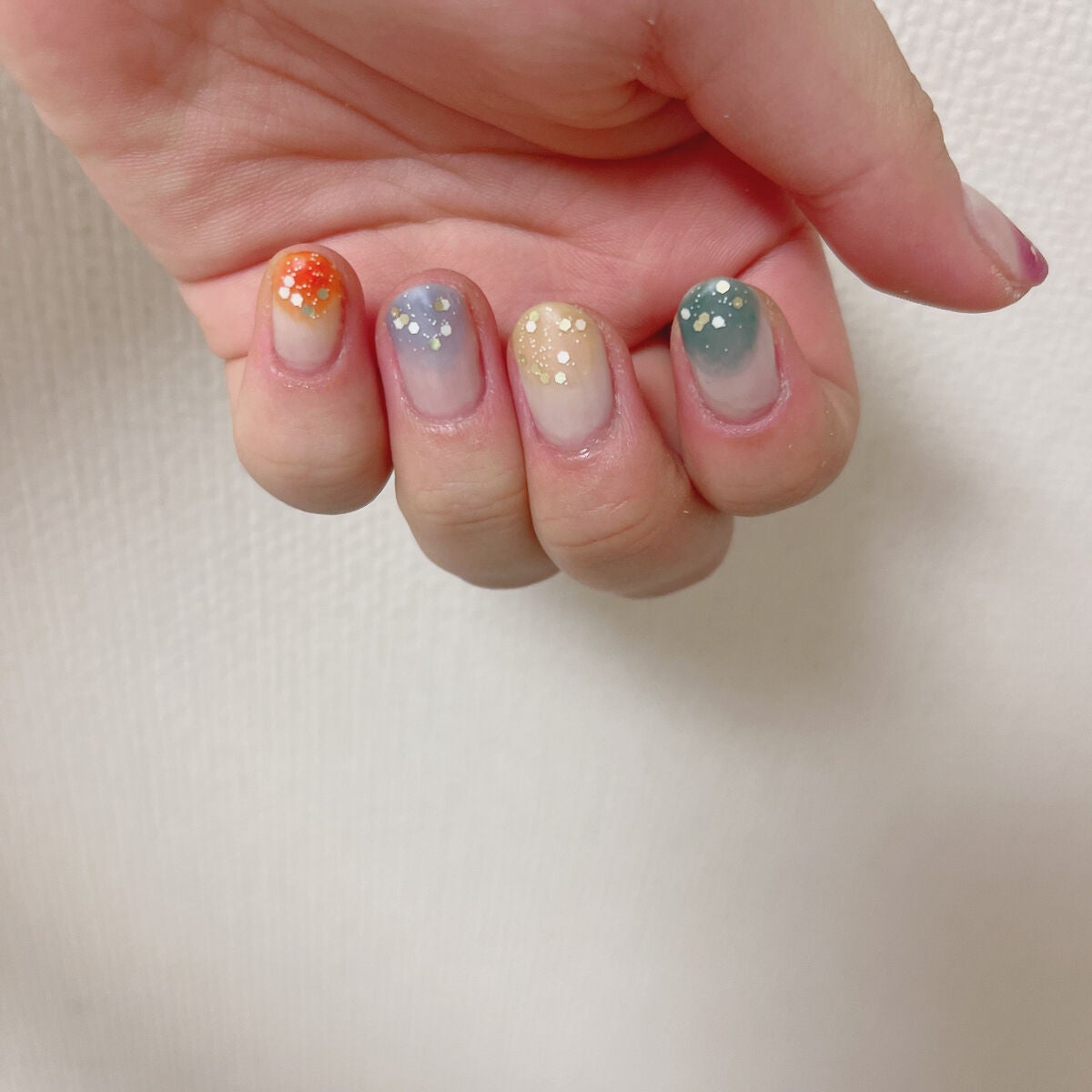 カラフルネイルズ/キャンメイク/マニキュアを使ったクチコミ(2枚目)
