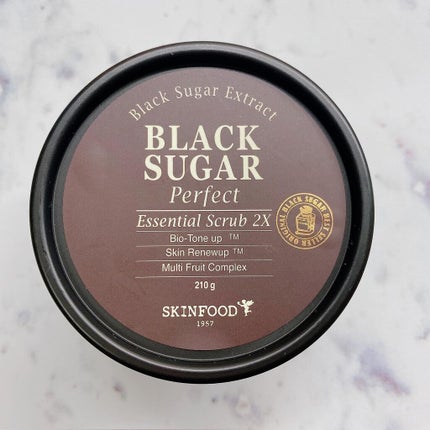 ブラックシュガー パーフェクト エッセンシャル スクラブ2X/SKINFOOD/洗い流すパック・マスクを使ったクチコミ(2枚目)