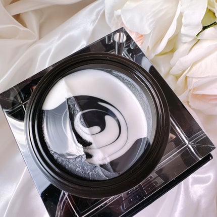 GIVENCHY ソワン ノワール ブラン マスクのクチコミ「今年の福袋に入っていたソワンノワールブランマスク❣️(リニューアル前のもの)
乾燥などによる.....」(3枚目)