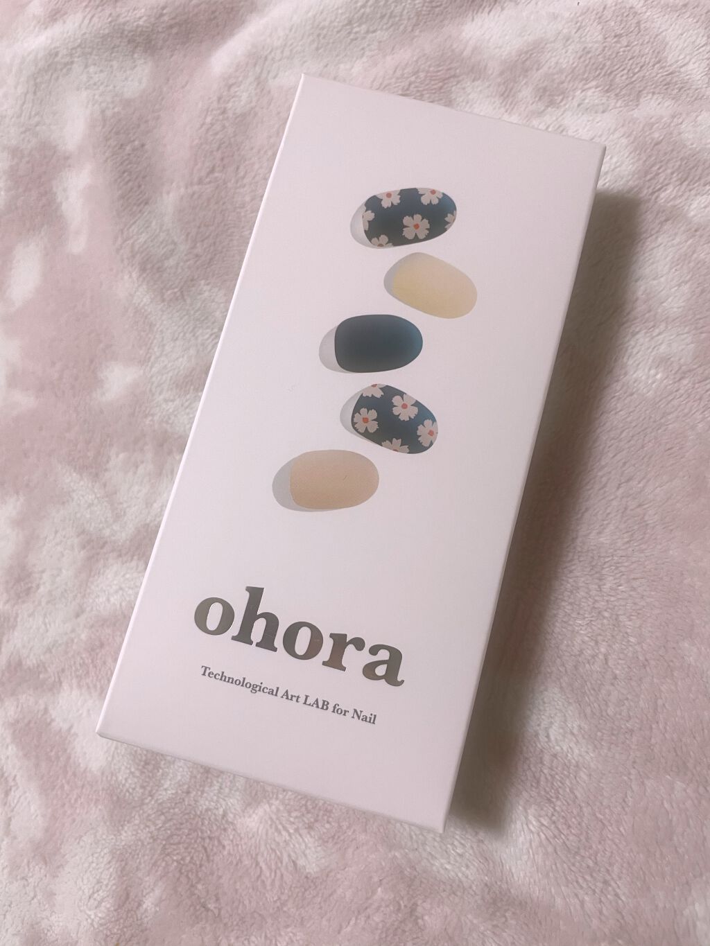 ♔︎ゆりん♔︎ on LIPS 「ネイル変えました〜✨💄今回のネイルは珍しくマットでお花柄のネイ..」(2枚目)