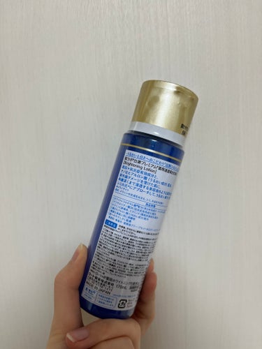 肌ラボ白潤プレミアム薬用浸透美白化粧水170ml

気になっていて、ようやく購入。
さっぱりとした使用感で、刺激もメラノCCよりも少なく使いやすいです✨

癖がない化粧水でベタつきが苦手な人でも使いやすい(*´˘`*)♥

お手頃価格で、量も気にせずバシャバシャ使えます。

この商品と同シリーズの乳液だけだと乾燥するので(このシーズンは特に)、保湿クリームや美容液が私は必須です。の画像 その1