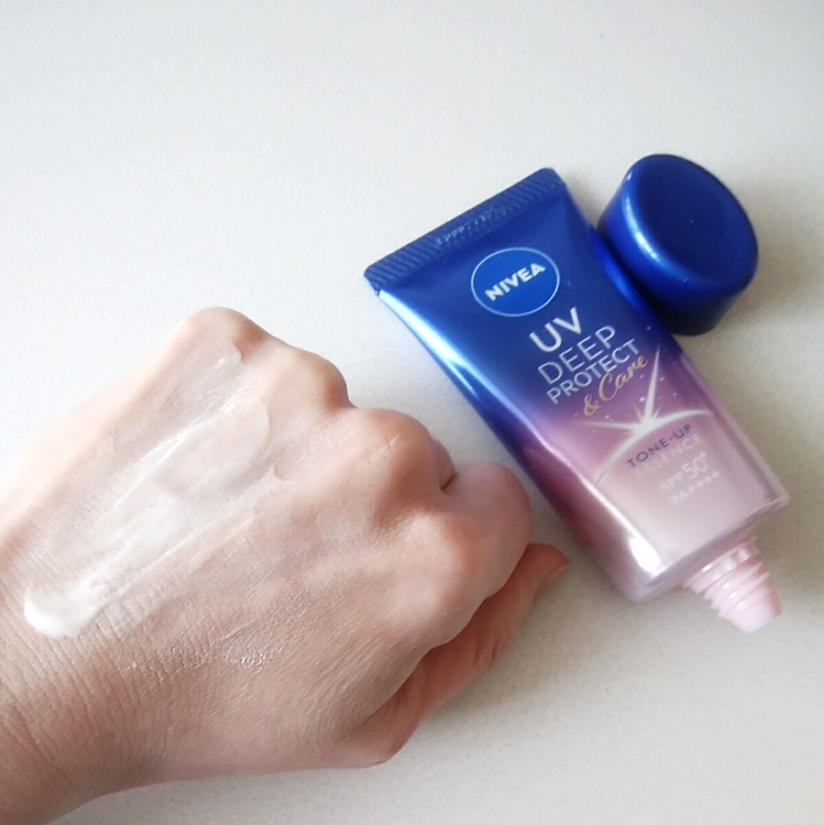 ニベアUV ディープ プロテクト＆ケア トーンアップ エッセンス/ニベア/日焼け止めローションを使ったクチコミ（3枚目）