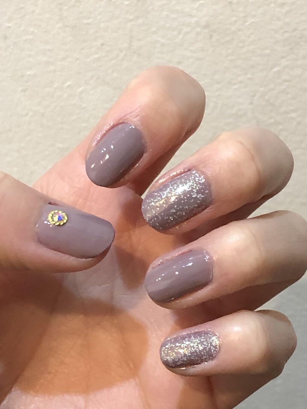 ネイルホリック Aurora Glitter WT062/ネイルホリック/マニキュアを使ったクチコミ（2枚目）