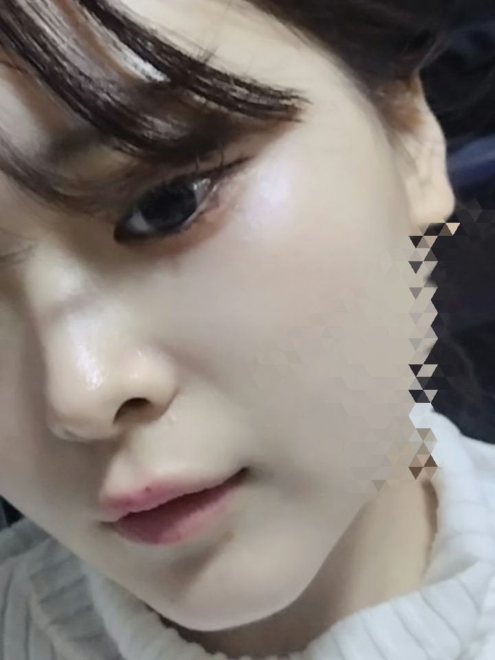 MARO on LIPS 「やっぱコスメデコルテっていいよね化粧直しとかしないけどてかる訳..」(2枚目)