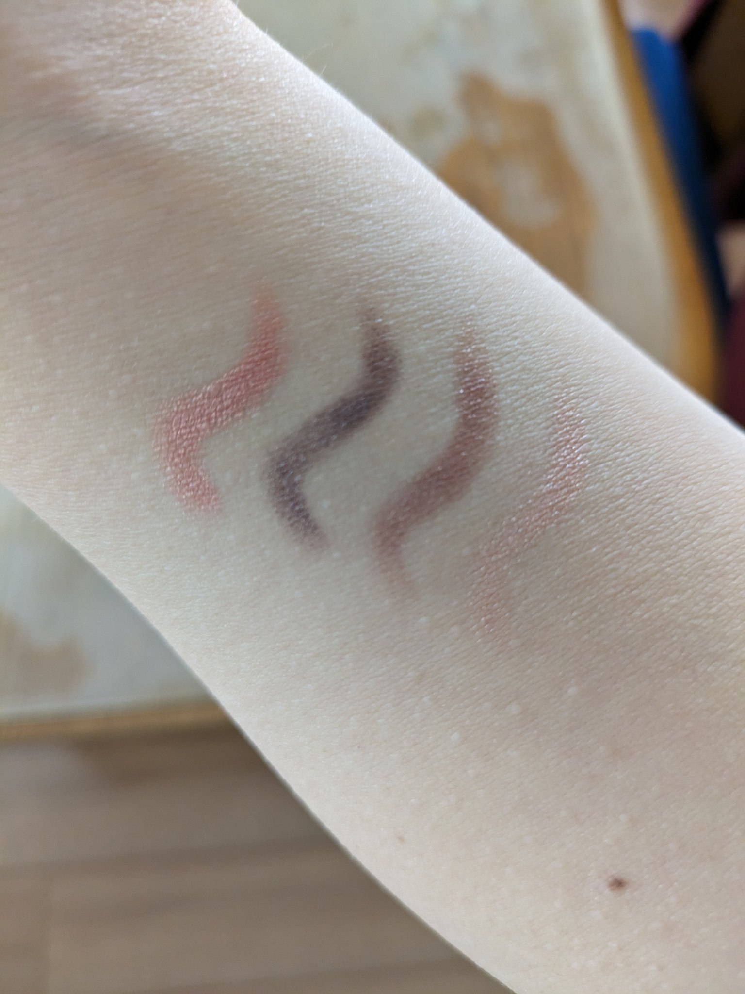 グリームオンフィットシャドウ/excel/スティックアイシャドウを使ったクチコミ（2枚目）