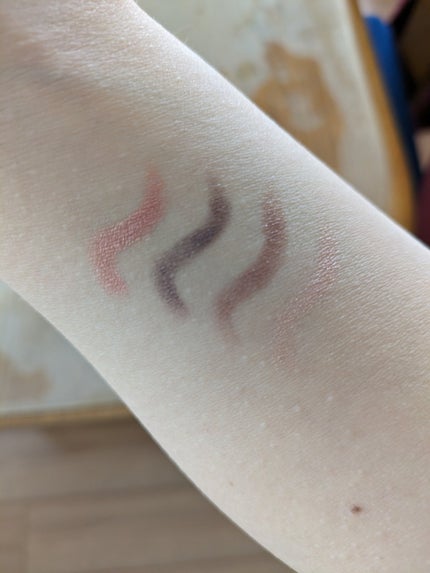 グリームオンフィットシャドウ/excel/スティックアイシャドウを使ったクチコミ(2枚目)