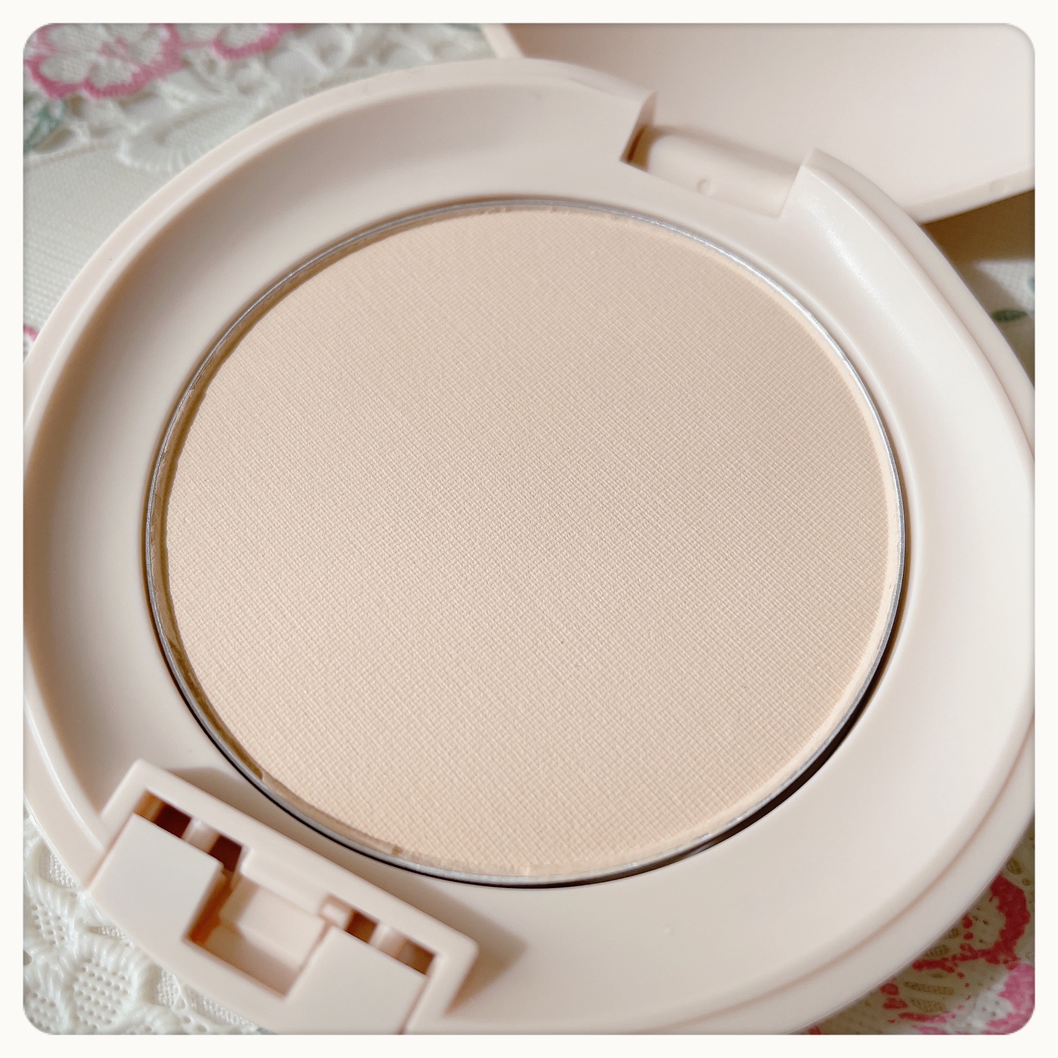 サナ　素肌記念日 スキンケアパウダー N 01 ヌードベージュ/素肌記念日/プレストパウダーを使ったクチコミ（3枚目）