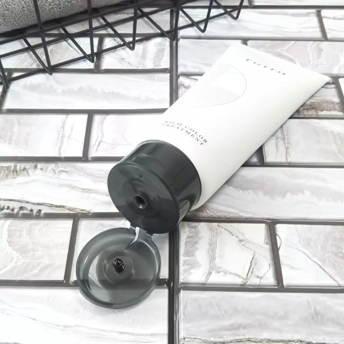 roiro リッチカラートリートメントのクチコミ「roiro リッチカラートリートメント（ダークカラー5N）

『roiro』は、漆塗りの最後の.....」（3枚目）