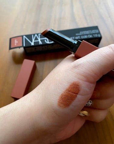 パワーマット リップスティック 101 ソフトブラウンピンク/NARS/口紅を使ったクチコミ（3枚目）