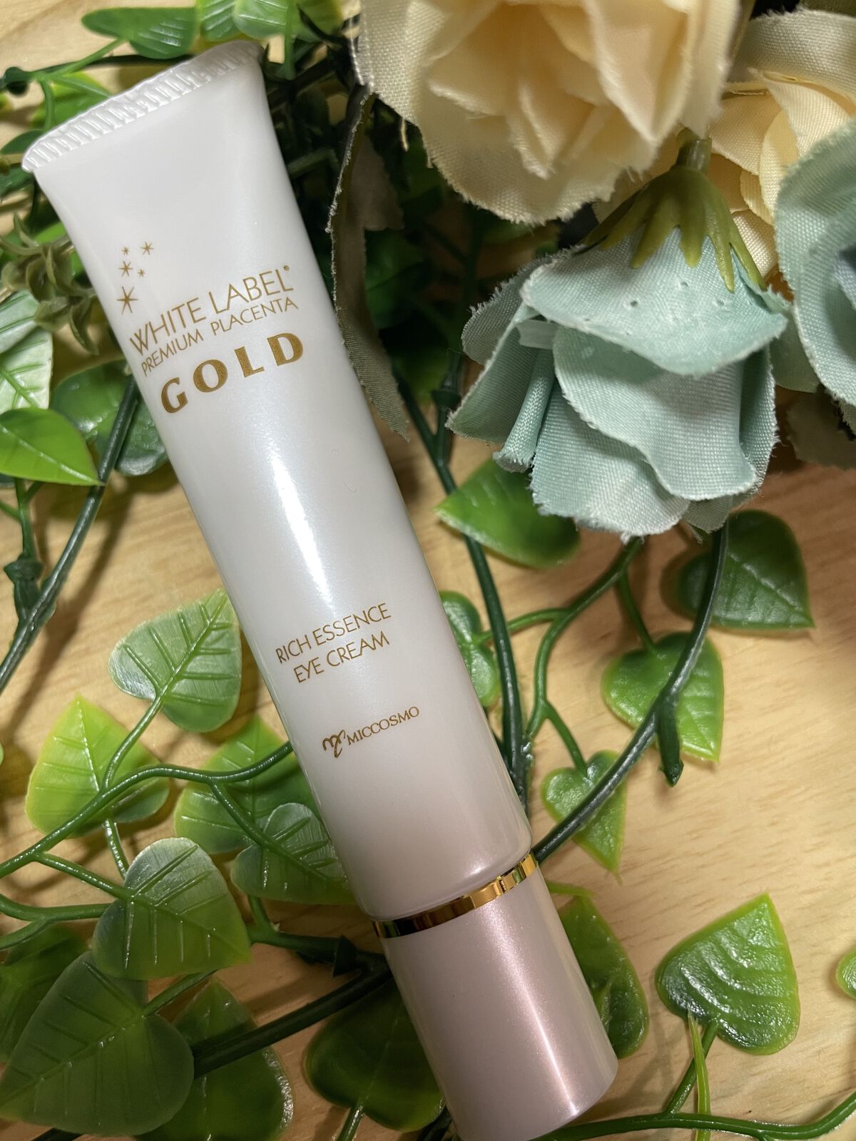 金のプラセンタもっちり白肌濃クマトリーナ/ホワイトラベル/アイケア・アイクリームを使ったクチコミ（2枚目）