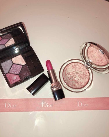 #サンククルール 以外の#Dior 届いた💓#ディオールスキンミネラルヌードルミナイザー #ルージュディオール もうほんと可愛い😍#ディオールスノー シリーズ大好き。元々#ディオール デビューしたのもス