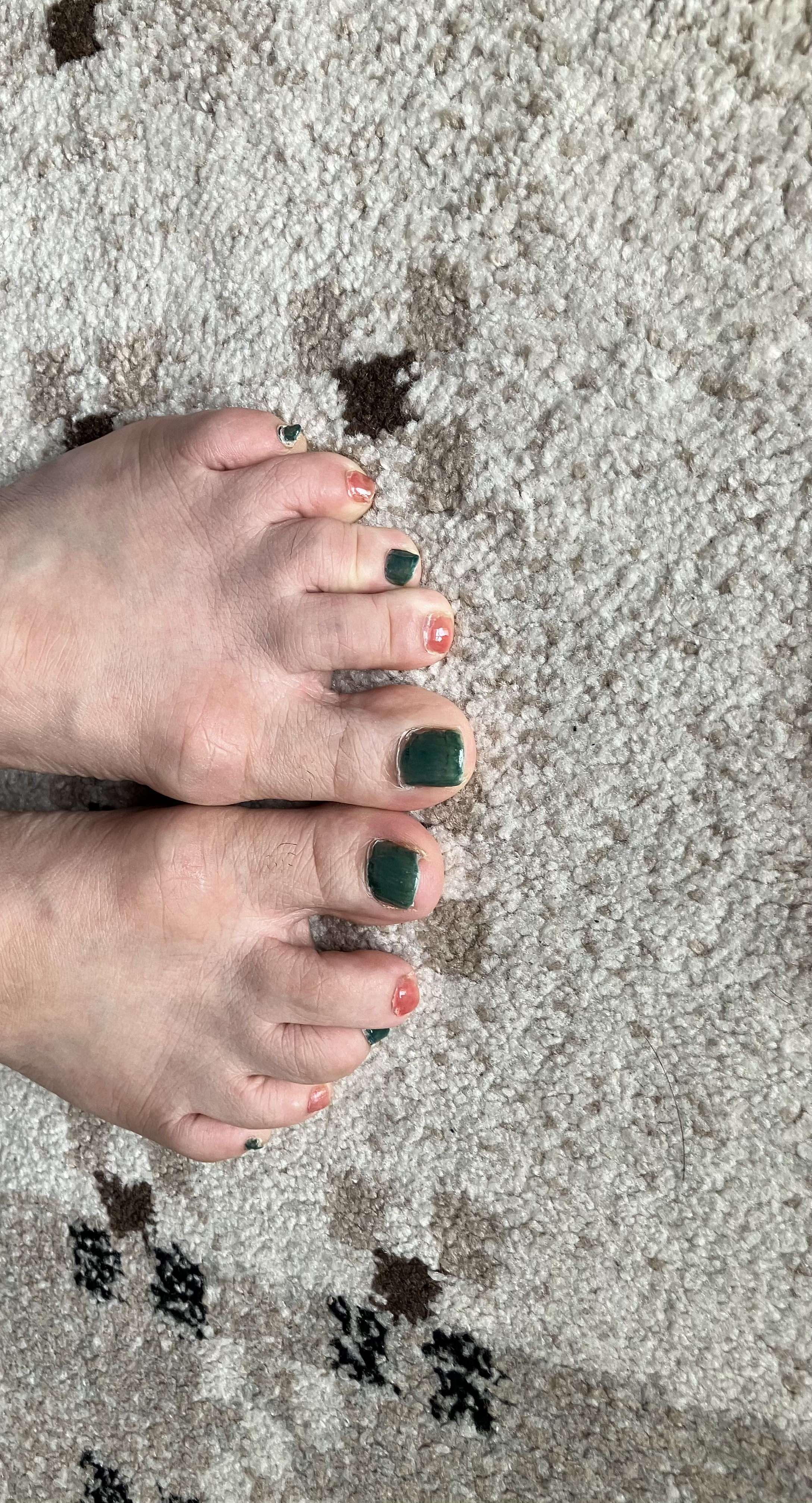 ミニネイル GN02 グリーンカルサイト/パラドゥ/マニキュアを使ったクチコミ（1枚目）