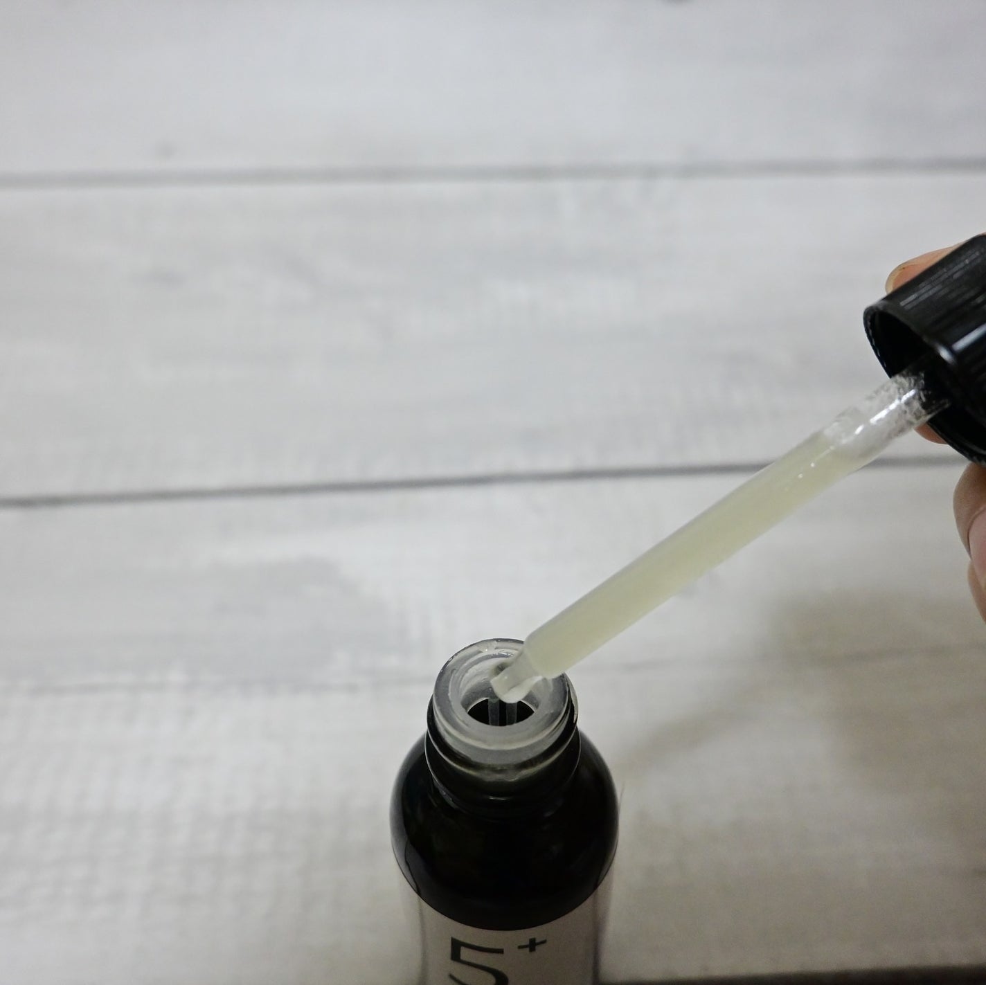 5番 白玉グルタチオンC美容液/numbuzin/美容液を使ったクチコミ(4枚目)