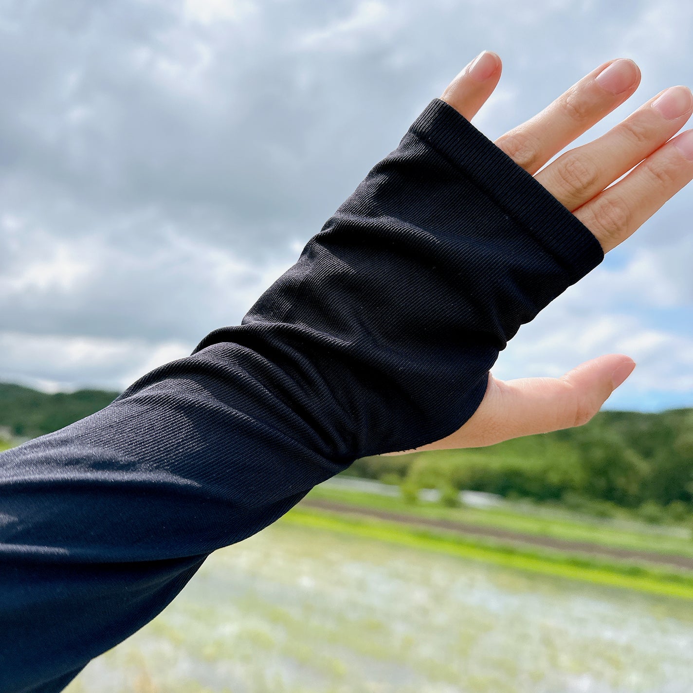 エアリズムUVカットシームレスアームカバー/ユニクロ/ボディグッズを使ったクチコミ(2枚目)