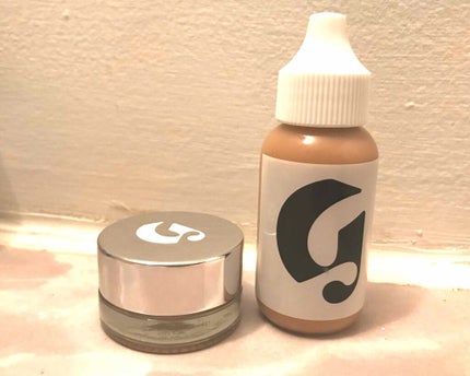perfecting skin tint/Glossier./リキッドファンデーションを使ったクチコミ(1枚目)