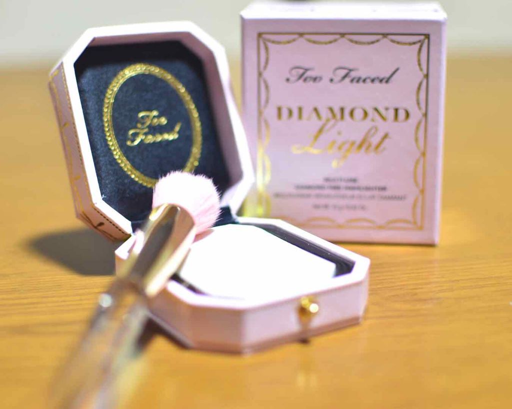 ダイヤモンドライト ハイライター ブラシ/Too Faced/メイクブラシを使ったクチコミ（1枚目）