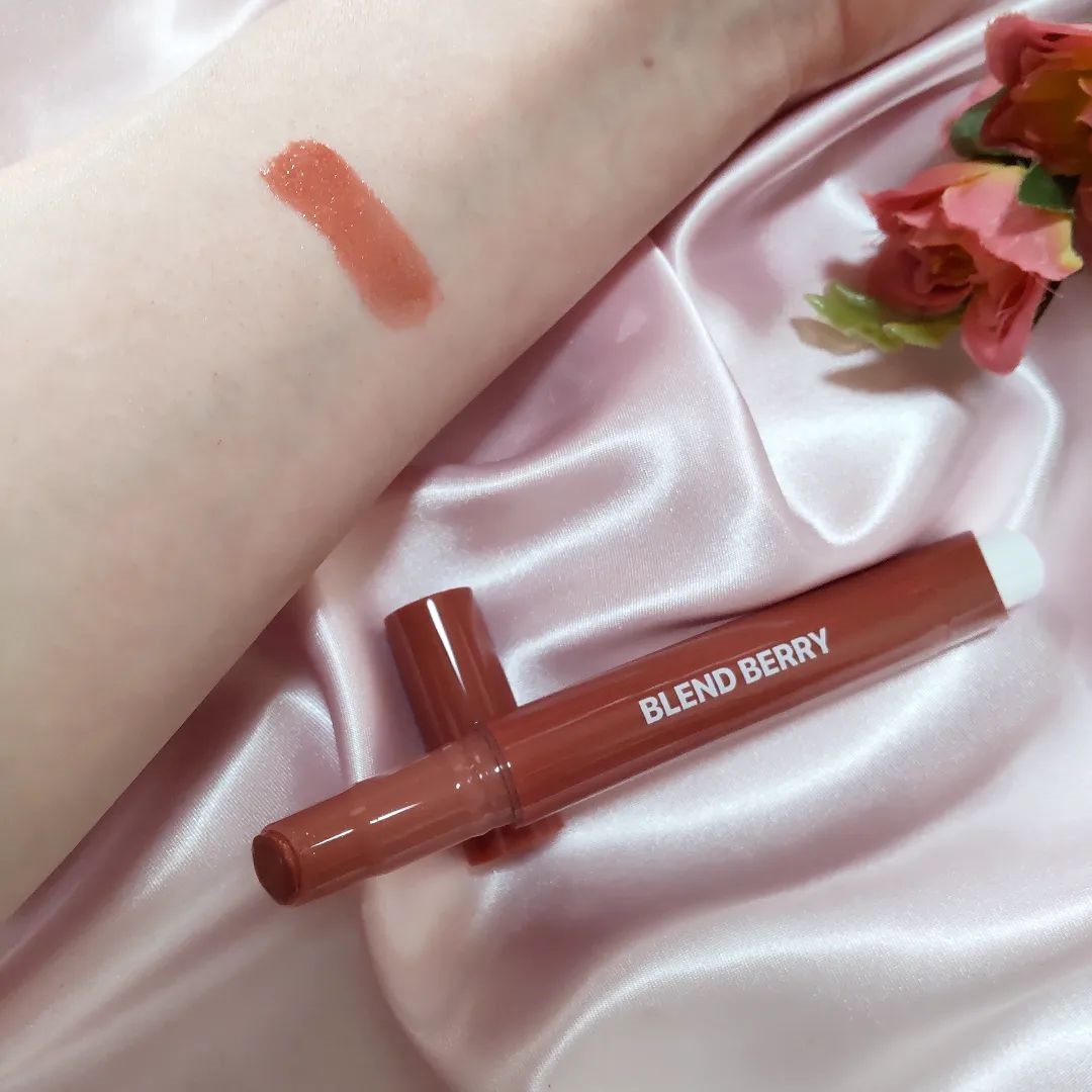ブレンドベリー リップバルーン 103 おとぎのウォルナットピンク(限定色)/BLEND BERRY/口紅を使ったクチコミ（3枚目）