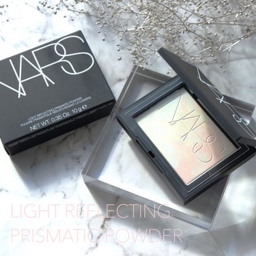 NARS ライトリフレクティング プリズマティックパウダーのクチコミ「メイクをしてもすぐテカる、テカリに悩む全ての方に一度ぜひ使ってみていただきたいです✨🌈

◻️.....」（1枚目）