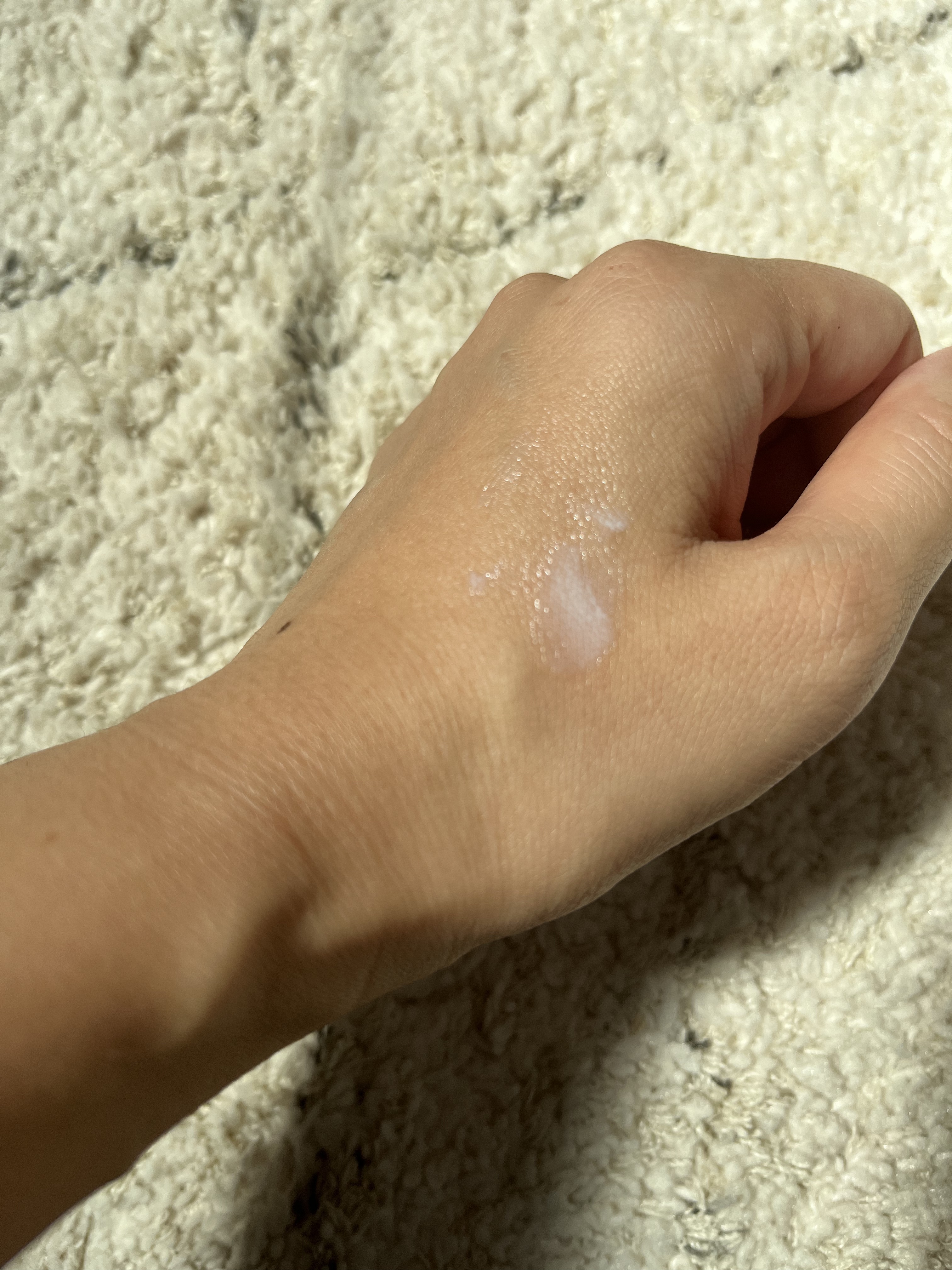 ヒアルーシカ ウォーターフィット サンセラム/SKIN1004/日焼け止めローションを使ったクチコミ（2枚目）