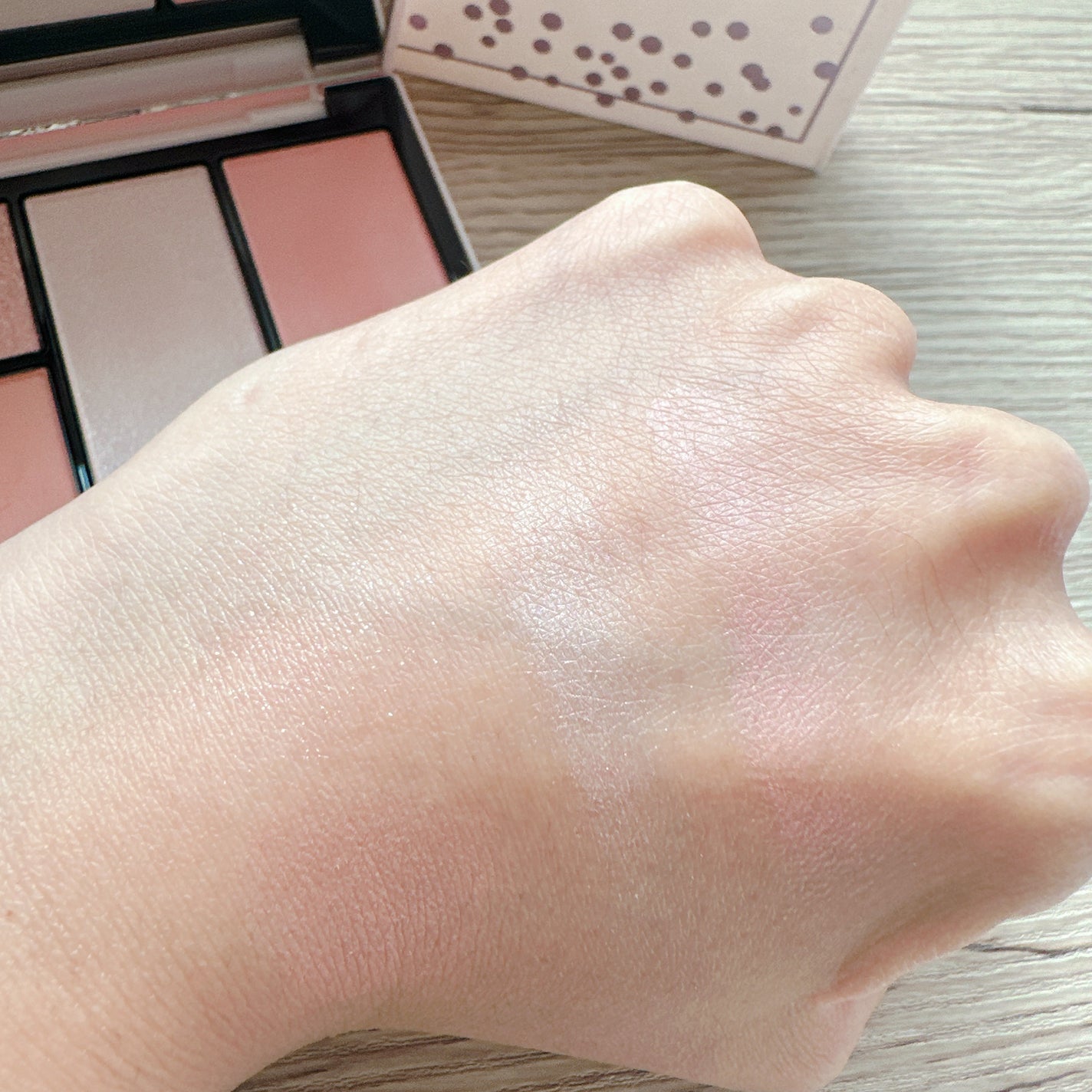 フェイス スタイリスト/SNIDEL BEAUTY/アイシャドウパレットを使ったクチコミ(4枚目)