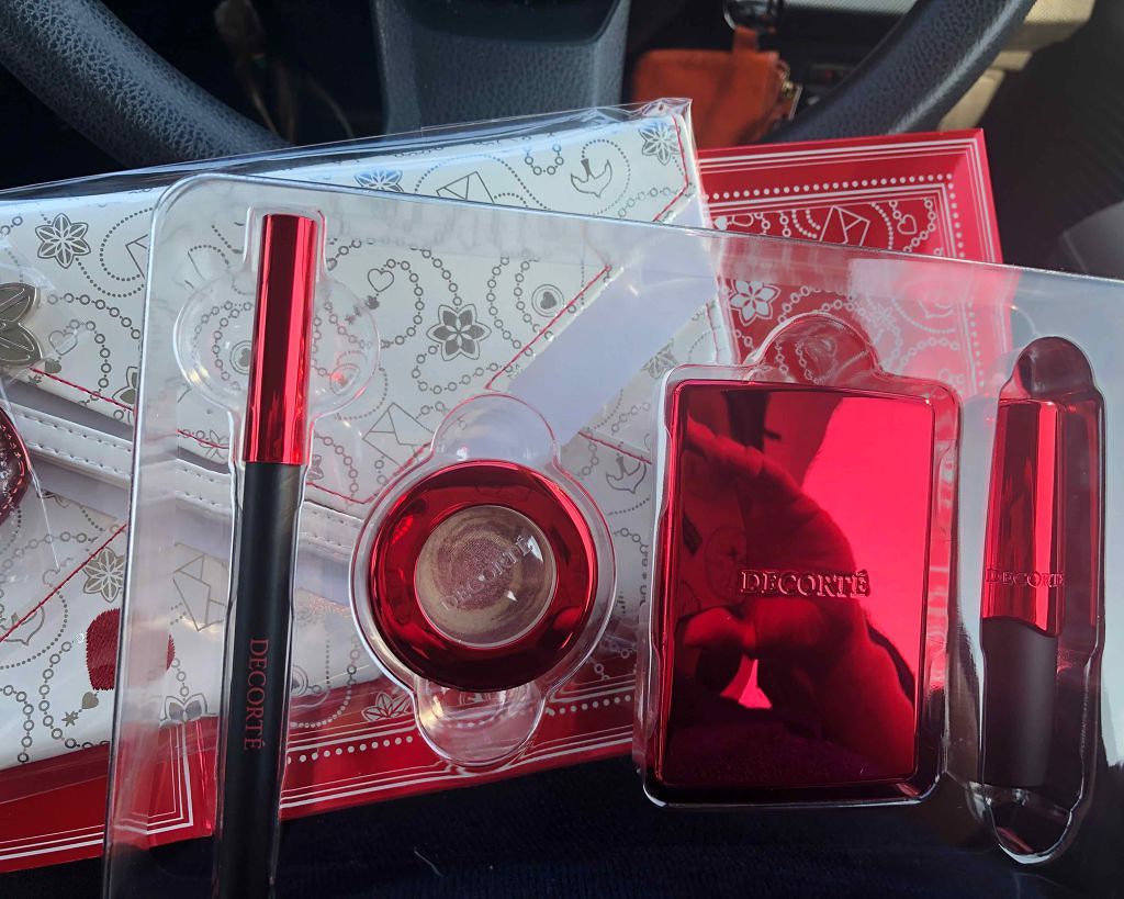 メイクアップ コフレ Ⅱ（クリスマスコフレ 2019）/DECORTÉ/メイクアップキットを使ったクチコミ（2枚目）