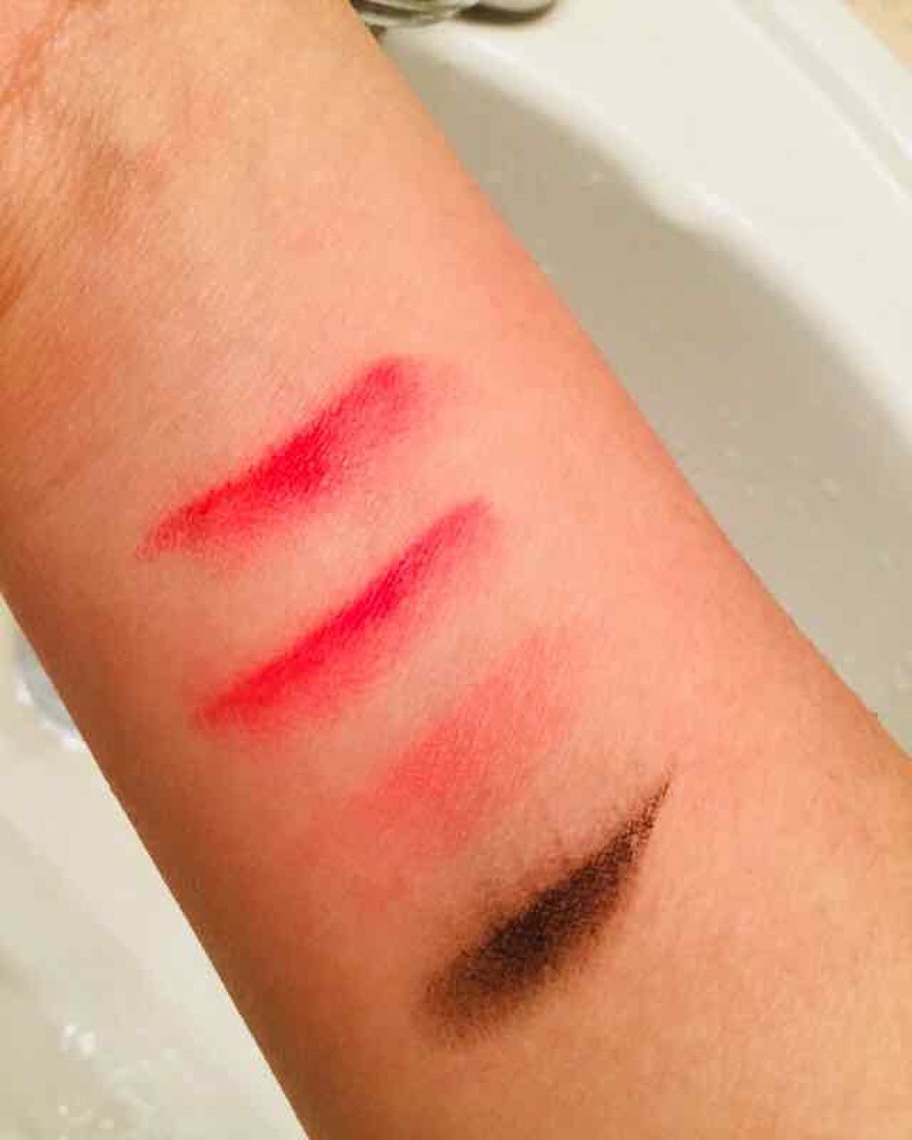 KATY KAT MATTE/COVERGIRL + OLAY/口紅を使ったクチコミ(4枚目)