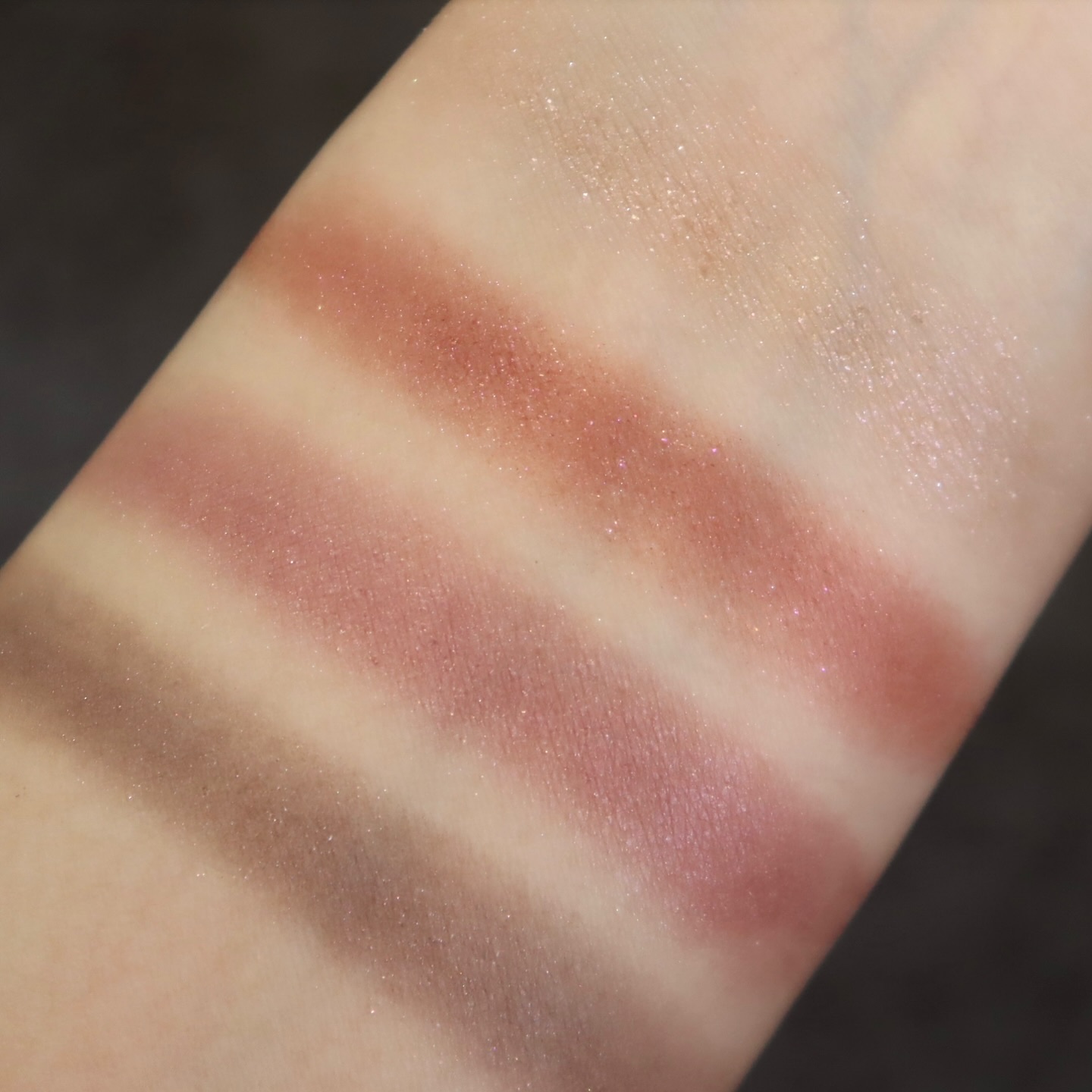 ミネラルクラッシィシャドー メロウガーネット（限定色）/エトヴォス/アイシャドウパレットを使ったクチコミ（3枚目）