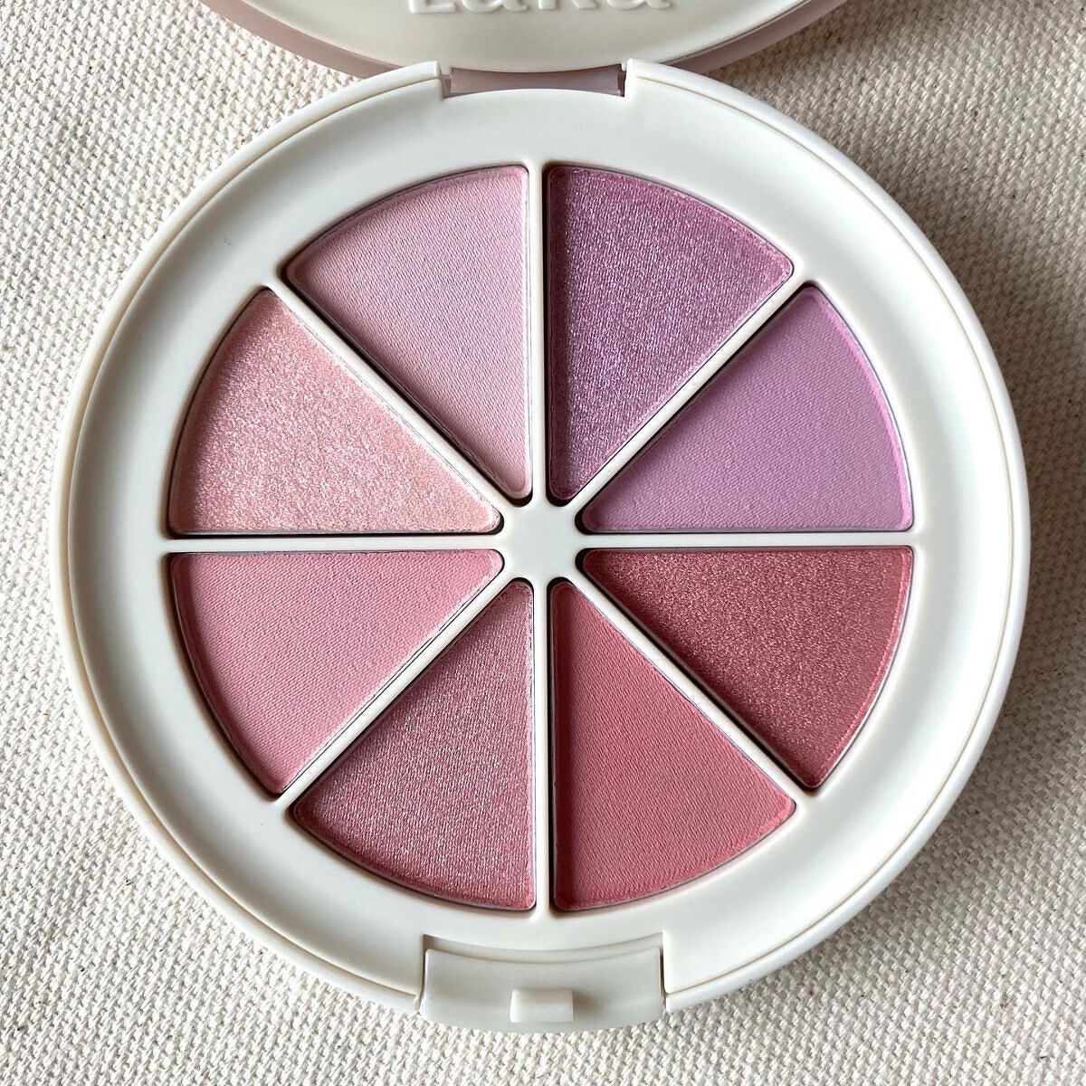 ミドルトーンアイシャドウコレクターパレット/Laka/アイシャドウパレットを使ったクチコミ（3枚目）