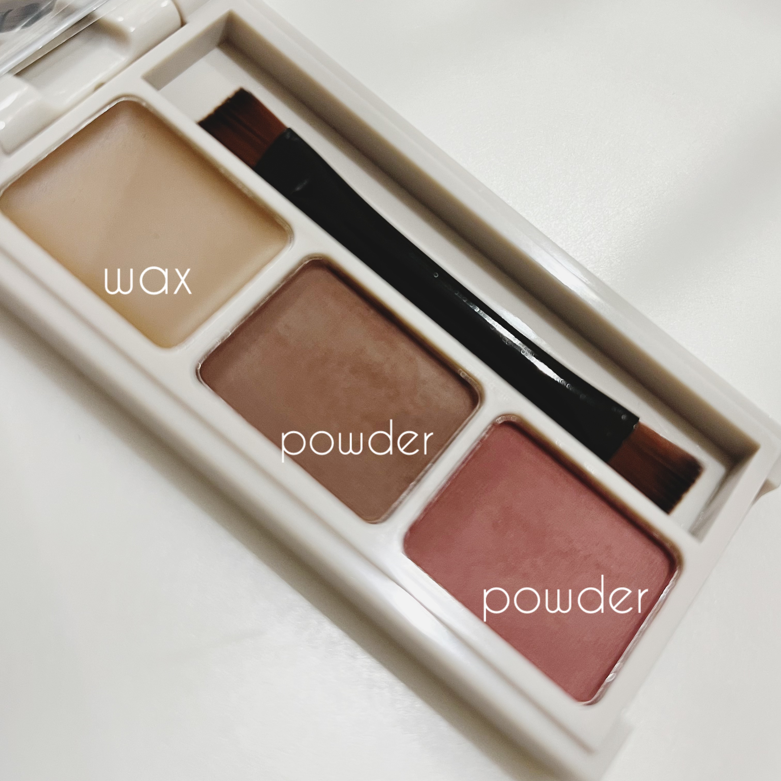 and us アイブロウパレットのクチコミ「

3coinsでアイブロウパレットを
買ってみました😎

\ なんと150円 /
happy.....」（3枚目）