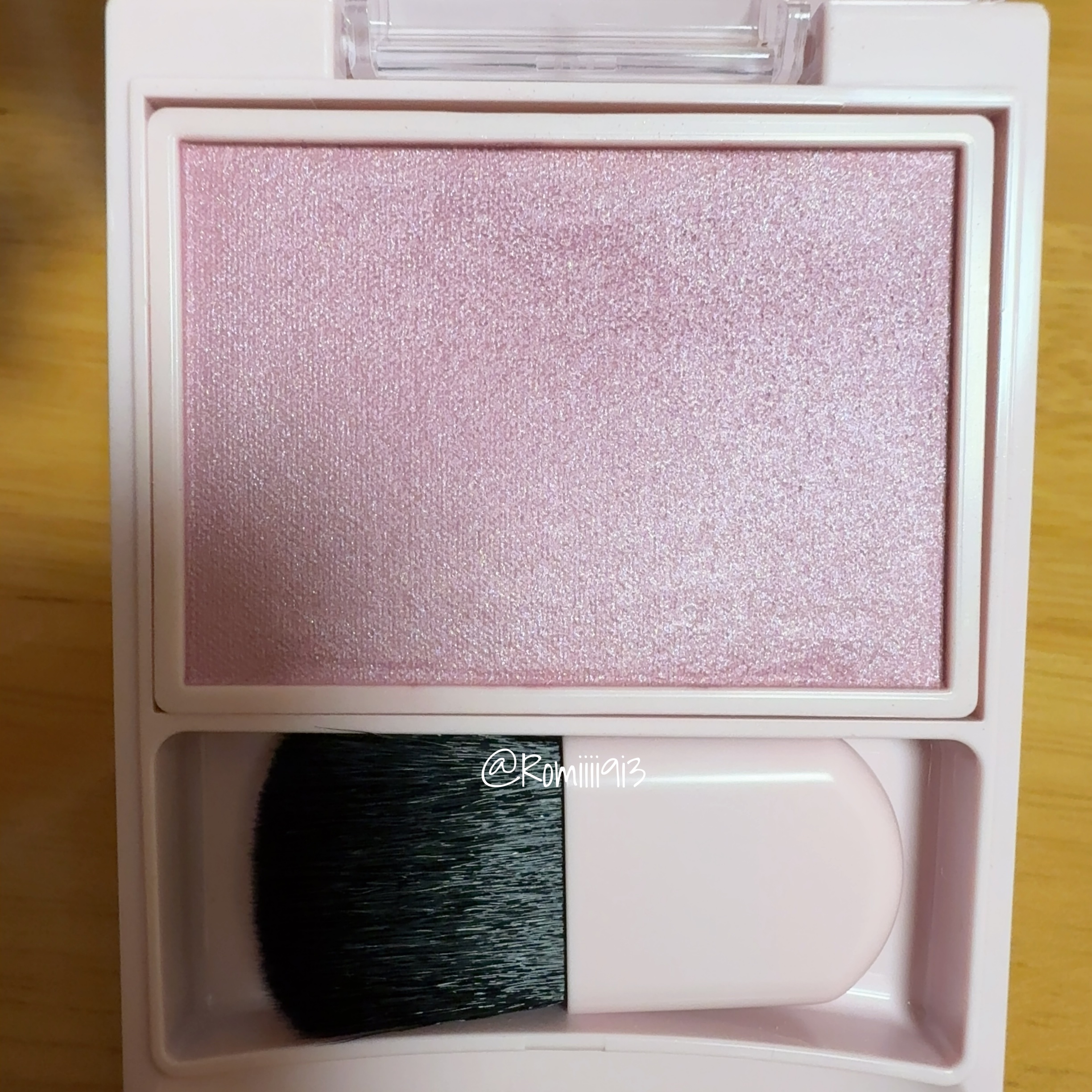 パウダーブラッシュ/DAISY DOLL by MARY QUANT/パウダーチークを使ったクチコミ（2枚目）