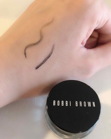 BOBBI BROWN 27　キャビアインク
BOBBI BROWN
ロングウェア ジェルアイライナー
27　キャビアインク


アイラインはマツエクもしてるので、リキッドのフィルムタイプをしていました