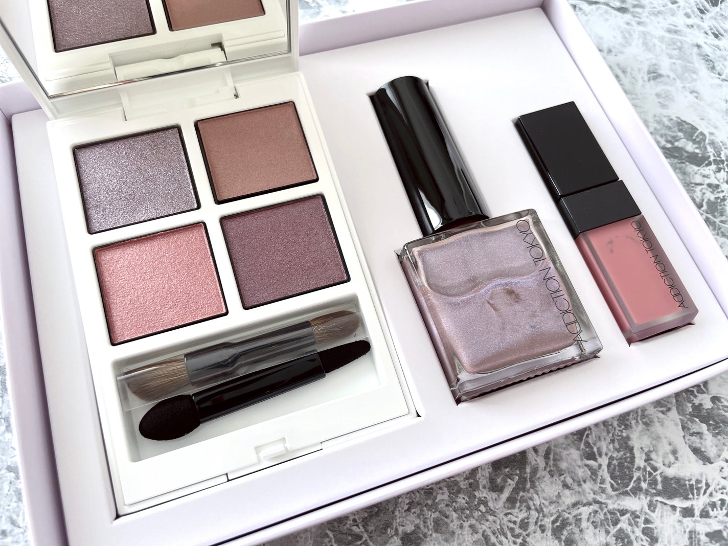 ホリデー アディクション サイレント ウィッシュⅠ/ADDICTION/メイクアップキットを使ったクチコミ(1枚目)