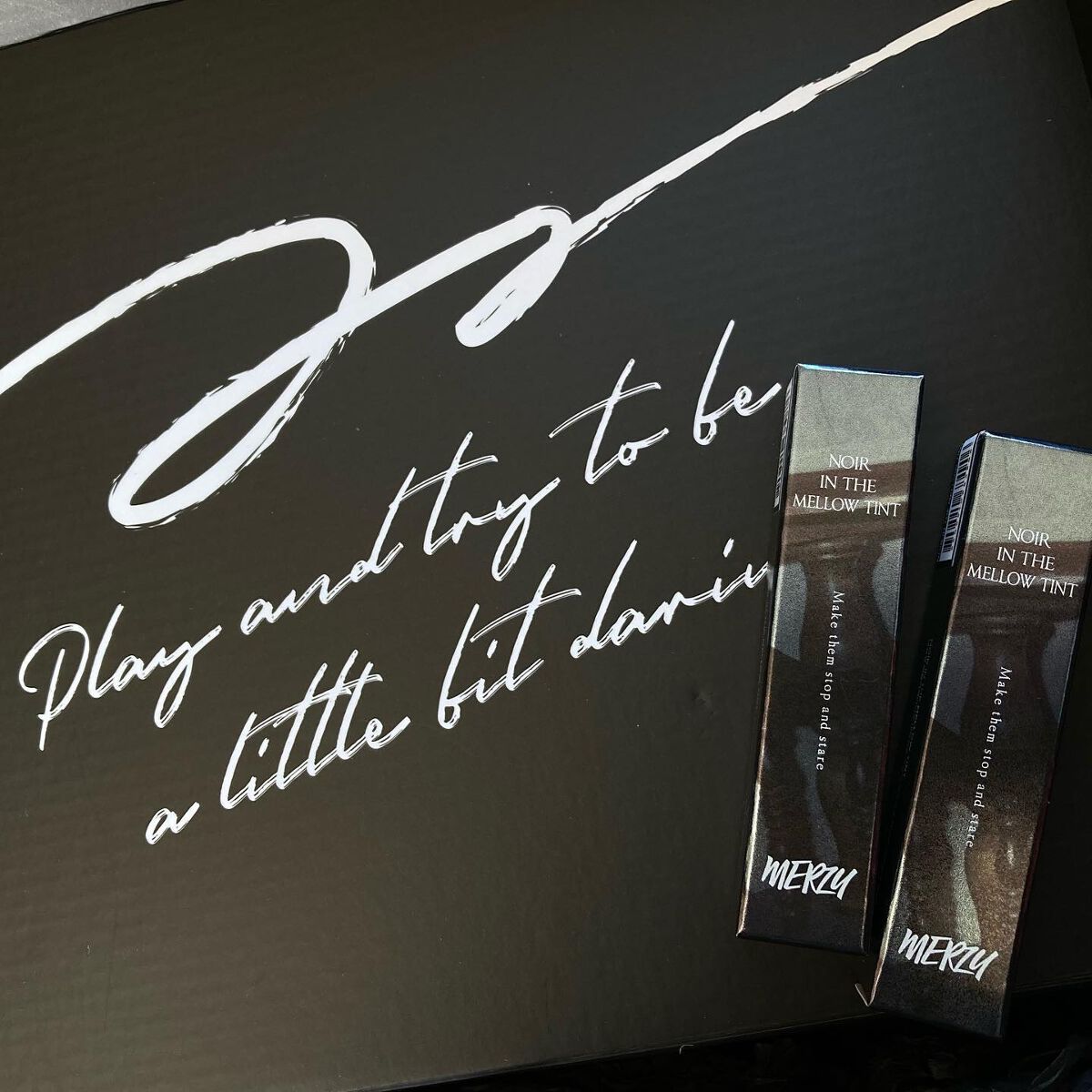 ノワール イン ザ ベルベットティント/MERZY/リップティントを使ったクチコミ（3枚目）