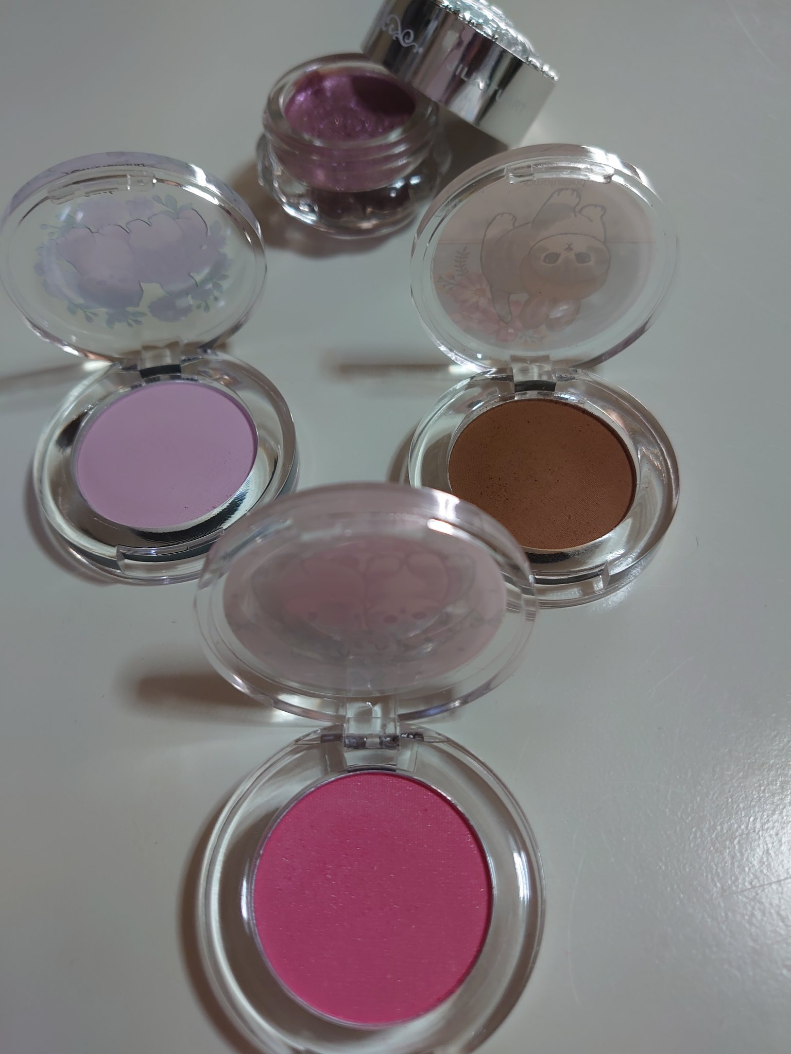 ポンデクルール　mofusand　マルチカラーパウダー うさにゃんC/クレアボーテ/単色アイシャドウを使ったクチコミ（2枚目）