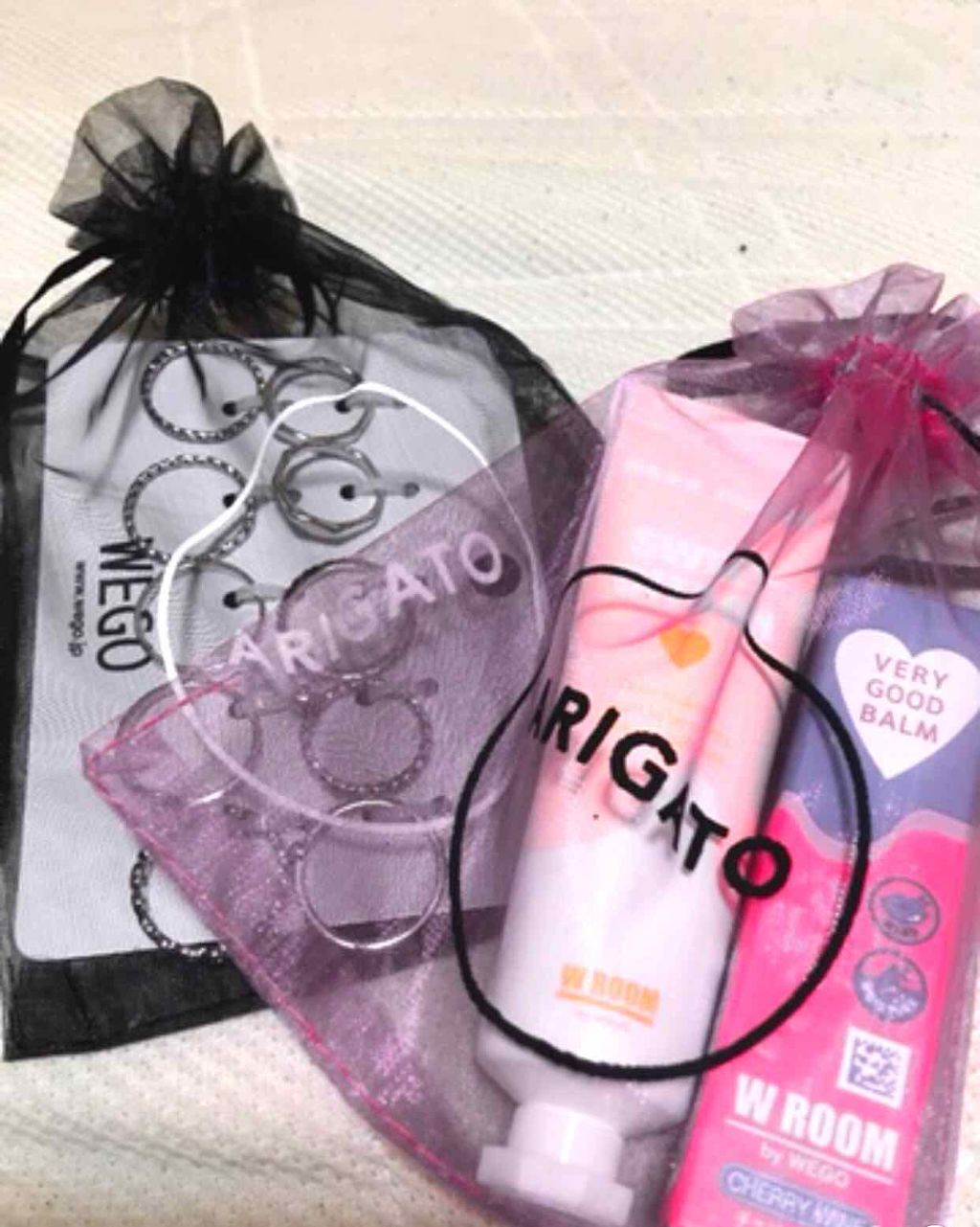 Mio٩(ˊᗜˋ*)و フォロバ100% on LIPS 「#初投稿です🍀今回は友達の誕生日プレゼントです!!左の指輪はシ..」(1枚目)