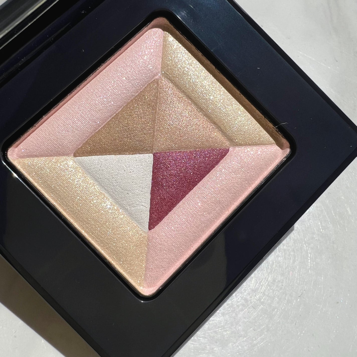 コンスピキュアス アイズ リミテッドコレクション b/Amplitude/単色アイシャドウを使ったクチコミ(1枚目)