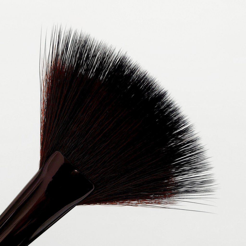 ファンパウダー ブラシ/ローラ メルシエ/メイクブラシを使ったクチコミ（2枚目）