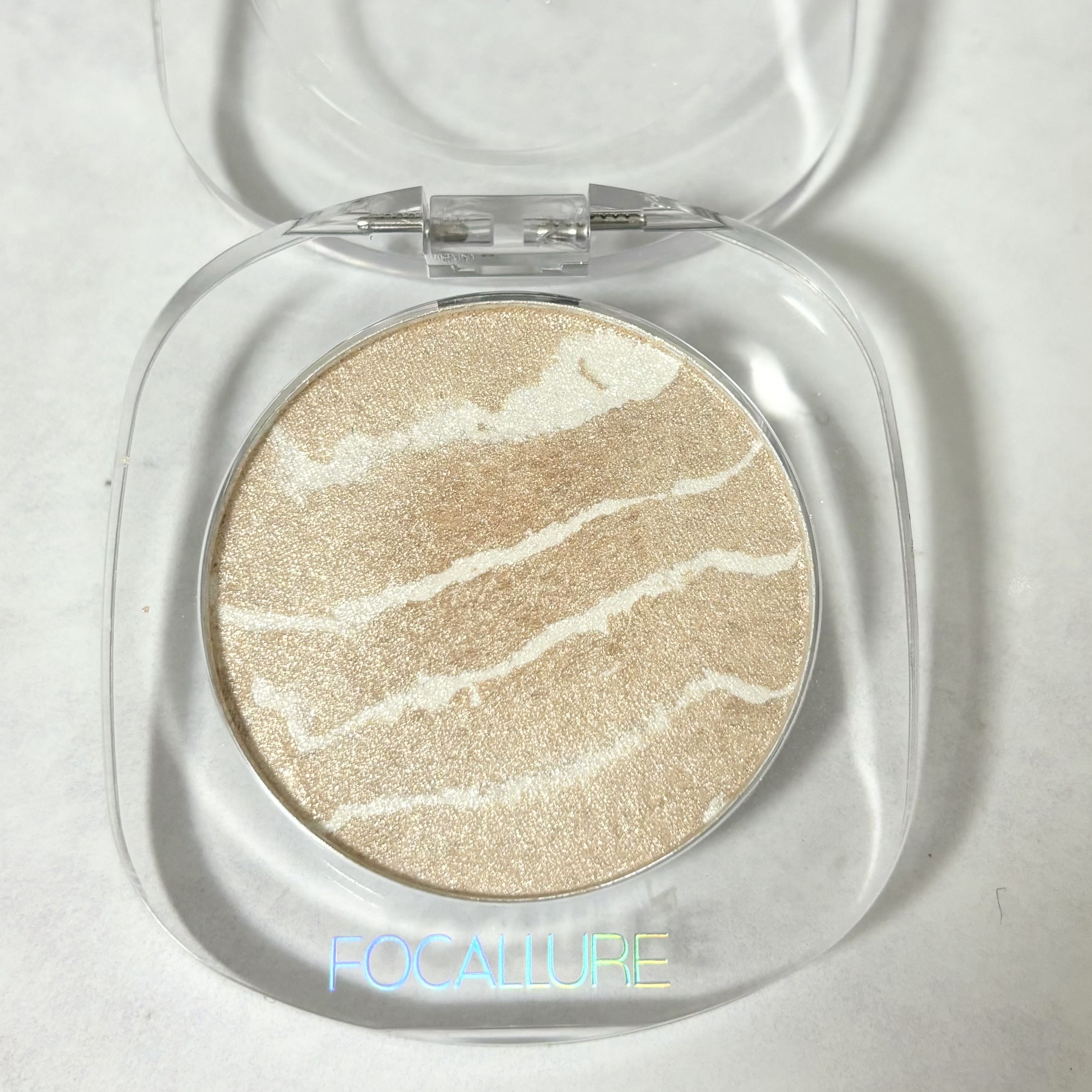 オーロラハイライト/FOCALLURE/パウダーハイライトを使ったクチコミ（3枚目）