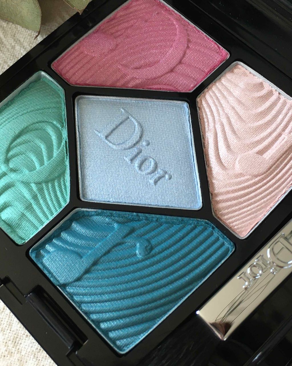 サンク クルール＜グロウ バイブス＞ 327 ブルー ビート/Dior/アイシャドウパレットを使ったクチコミ（2枚目）