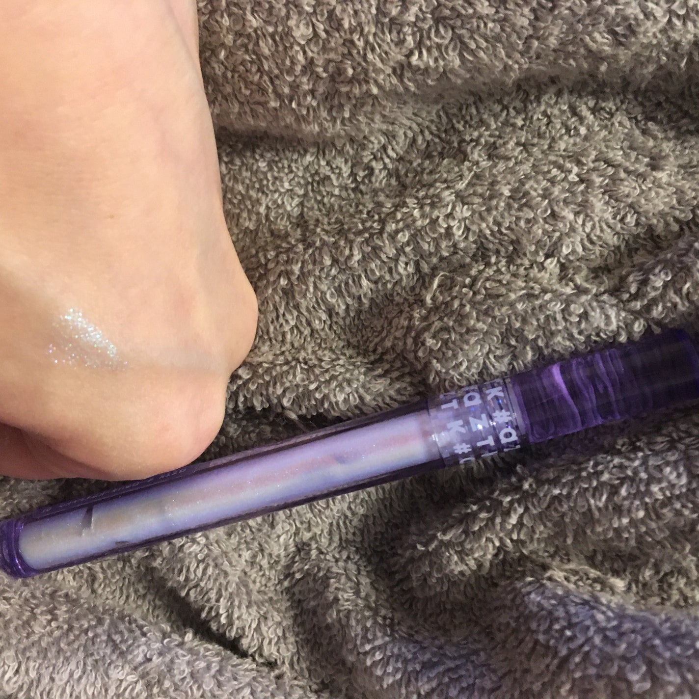 オーロラリキッドアイシャドウ/aZTK/リキッドアイシャドウを使ったクチコミ(1枚目)