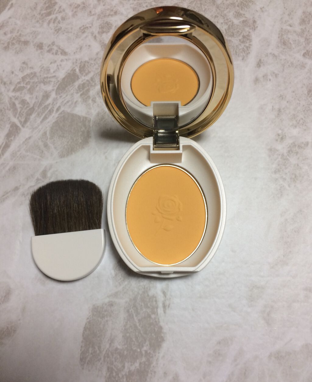 プレスト チークカラー N 15 Bouton d’or/レ・メルヴェイユーズ ラデュレ/パウダーチークを使ったクチコミ（1枚目）