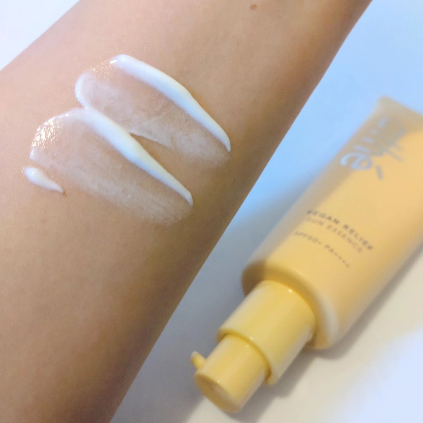 ヴィーガン リリーフ サン エッセンス /athé/日焼け止めクリームを使ったクチコミ(3枚目)