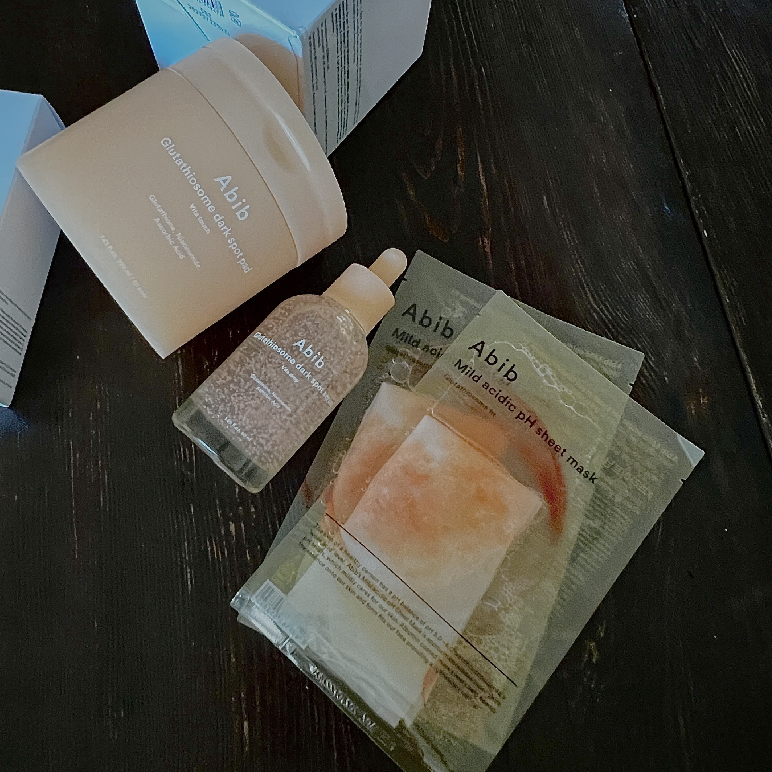  #提供 
Abibのグルタチオンソームダークスポットセラムビタドロップ、グルタチオンソームダークスポットパッドビタタッチ、弱酸性pHシートマスク グルタチオンソームフィットの3種類のアイテムをお試しさせていただきました🍊

この三品はシ